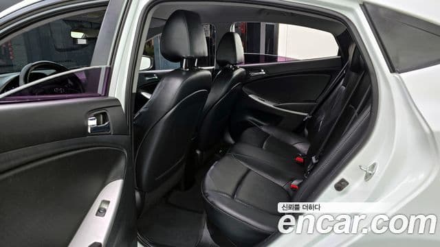 Hyundai Accent(новый кузов / новое поколение) Modern, 2015 13