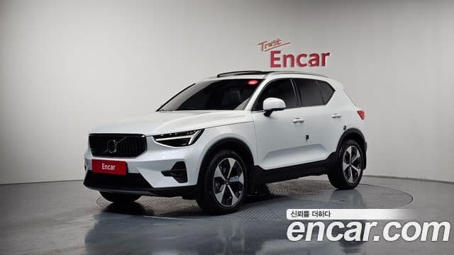 Volvo XC40 B4 Ultimate Bright, 2024 11