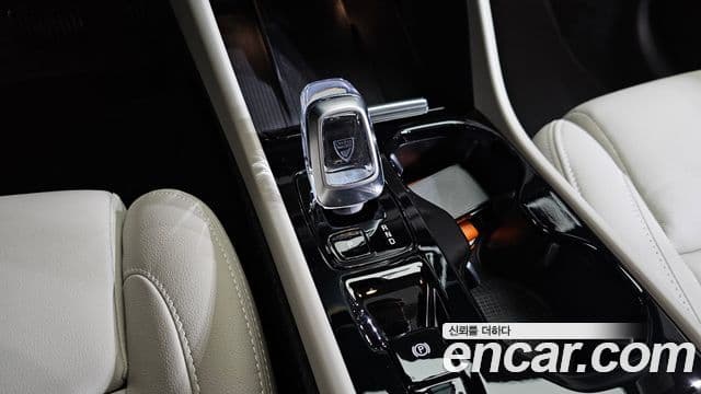 Volvo XC40 B4 Ultimate Bright, 2024 9