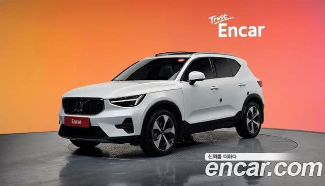 Volvo XC40 B4 Ultimate Bright, 2024 1