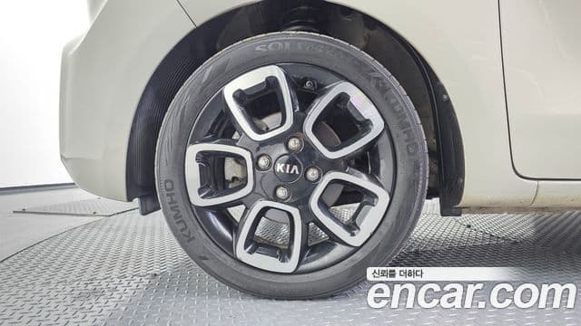 Kia The / новый New Ray Signature, 2021 все фото