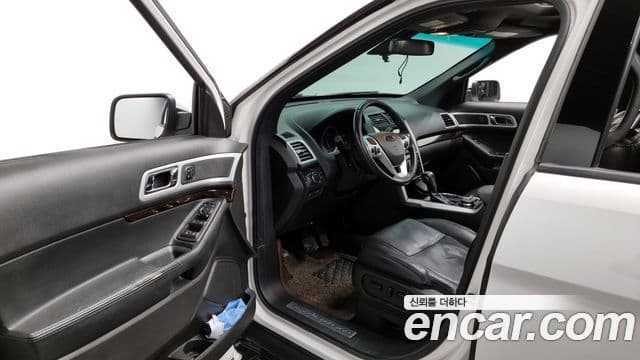 Ford Explorer 5세대, 2015 10