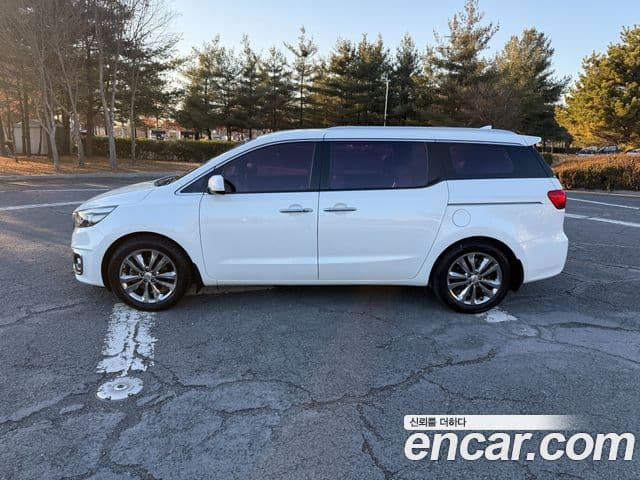 Kia All New Carnival Noblesse, 2016 3