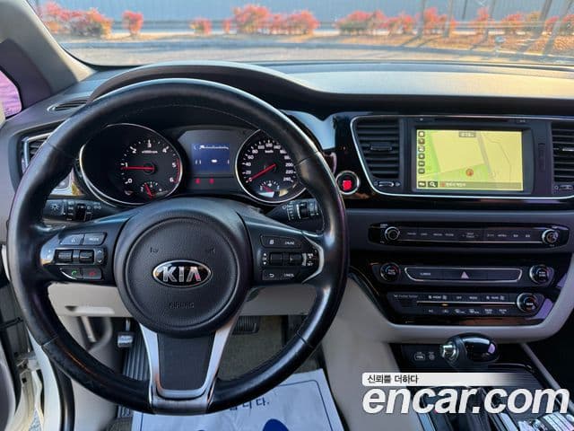 Kia All New Carnival Noblesse, 2016 7