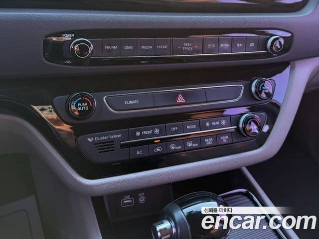 Kia All New Carnival Noblesse, 2016 11