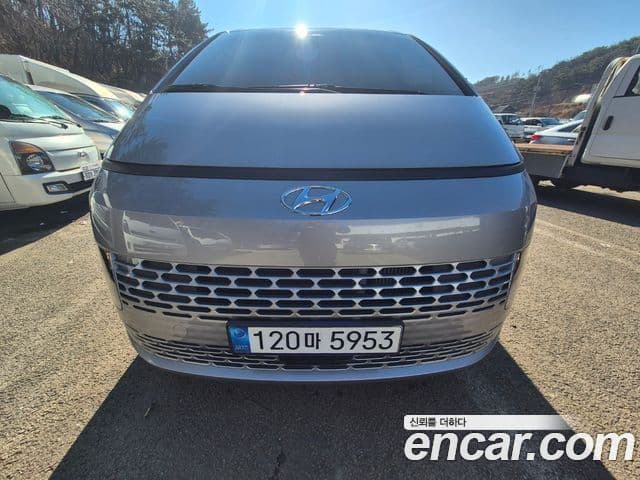 Hyundai Staria Modern, 2023 1