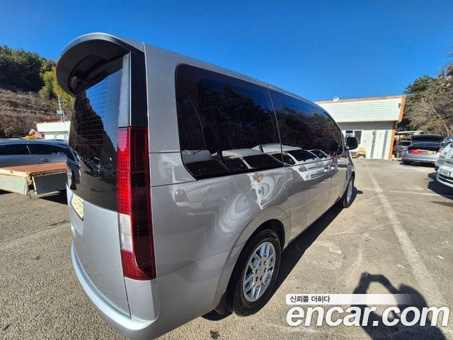 Hyundai Staria Modern, 2023 все фото