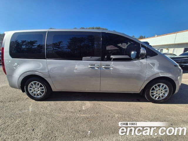 Hyundai Staria Modern, 2023 7