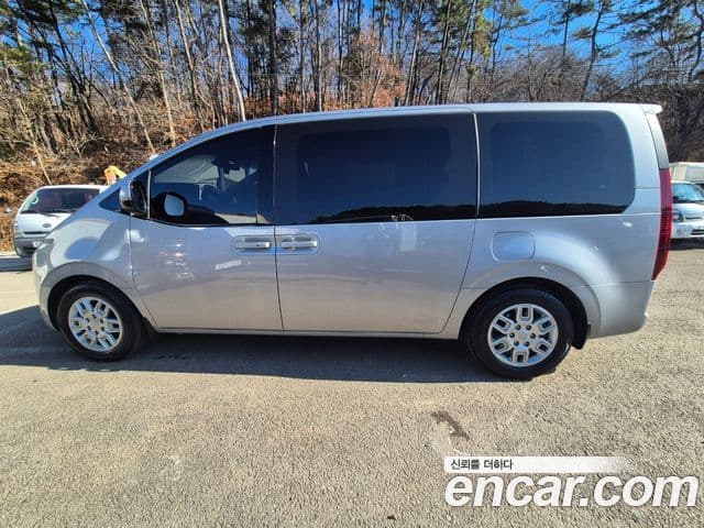 Hyundai Staria Modern, 2023 8