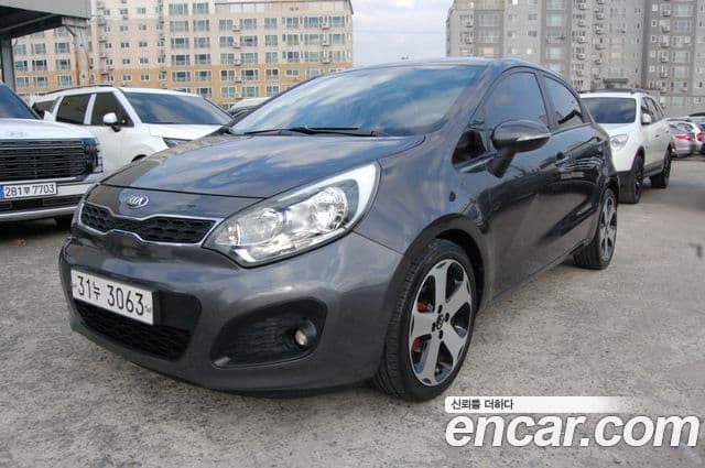 Kia All New Pride Prestige, 2013 1