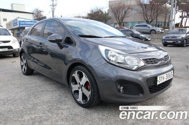 Kia All New Pride Prestige, 2013 2