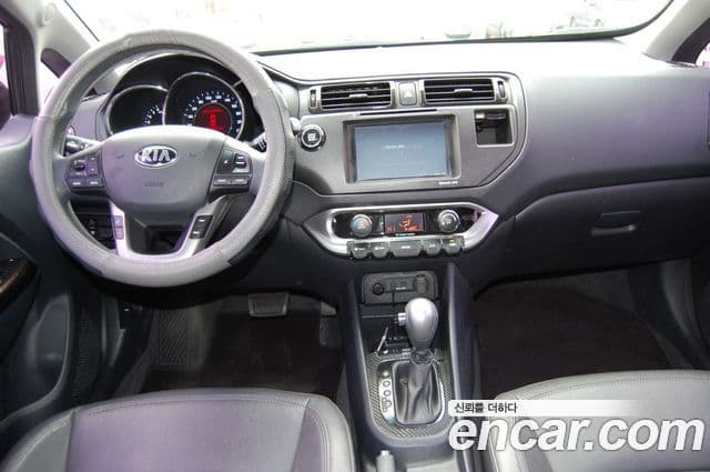 Kia All New Pride Prestige, 2013 7
