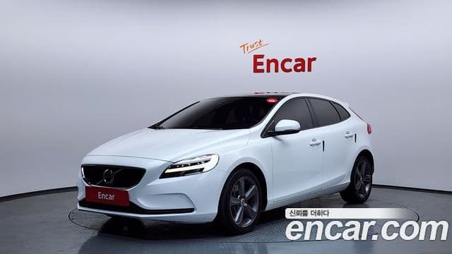 Volvo V40 2세대, 2018 1
