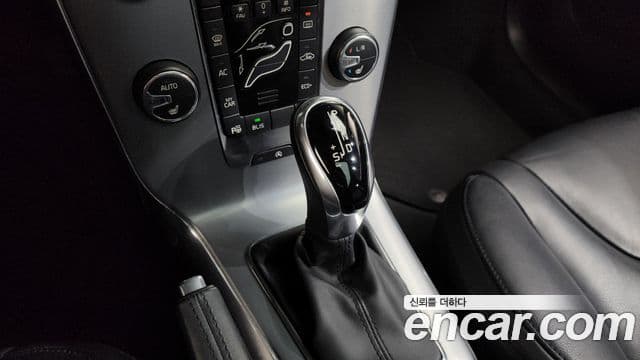 Volvo V40 2세대, 2018 9