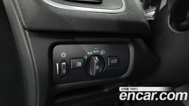 Volvo V40 2세대, 2018 14