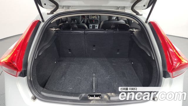 Volvo V40 2세대, 2018 20