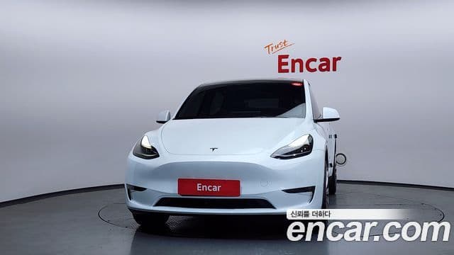 Tesla модель Y Long Range AWD, 2024 3