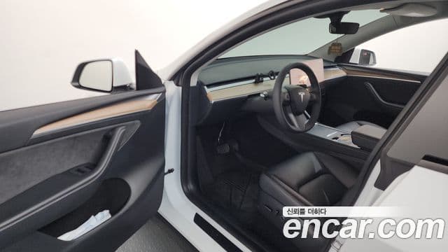 Tesla модель Y Long Range AWD, 2024 10