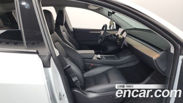 Tesla модель Y Long Range AWD, 2024 11