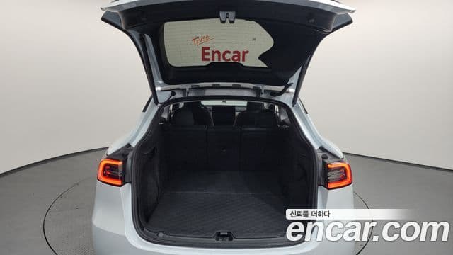 Tesla модель Y Long Range AWD, 2024 20