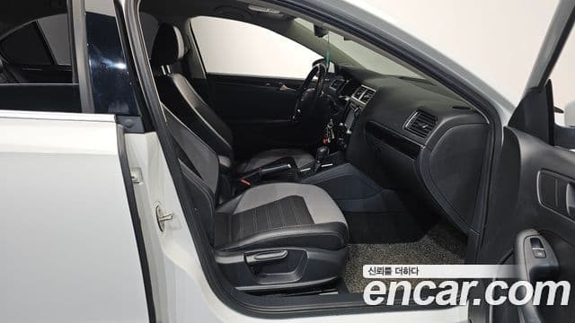 Volkswagen New Jetta 6세대, 2015 11