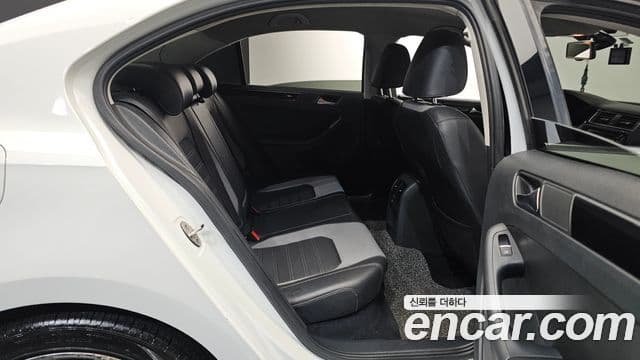 Volkswagen New Jetta 6세대, 2015 12