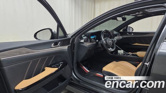 Kia K5 3세대 Signature, 2022 10