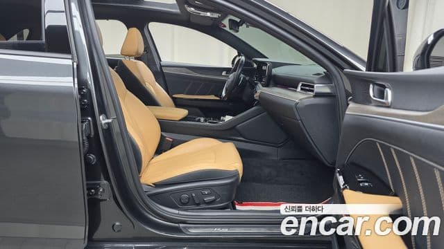 Kia K5 3세대 Signature, 2022 11