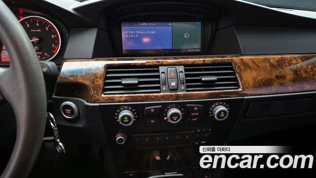 BMW 5시리즈 (E60) 528i седан, 2008 15