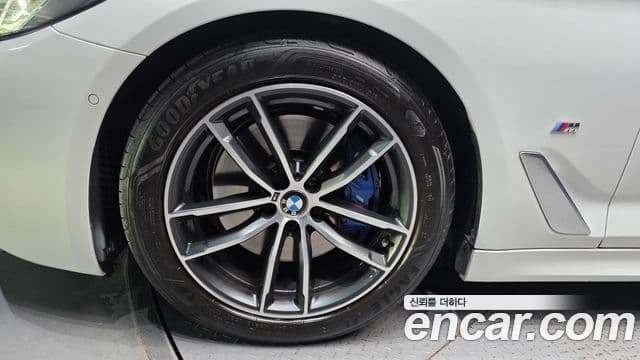 BMW 5시리즈 (G30) 520i M Sport, 2023 все фото
