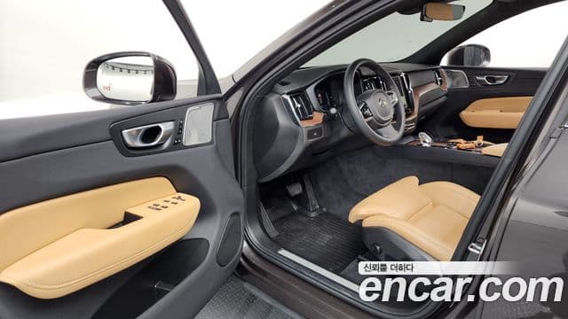 Volvo XC60 2세대 B6 Ultimate Bright, 2024 10