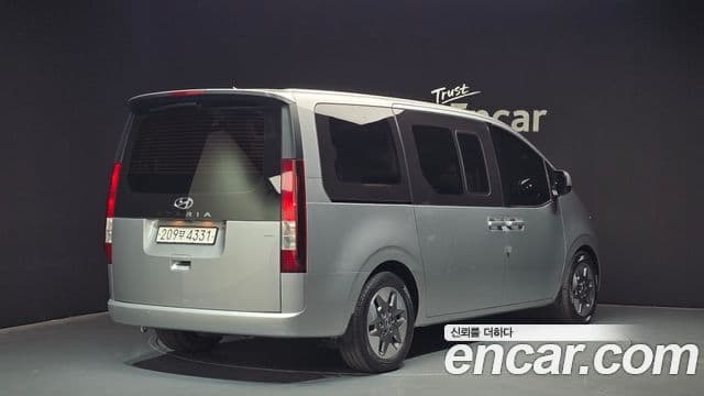 Hyundai Staria Modern, 2023 2