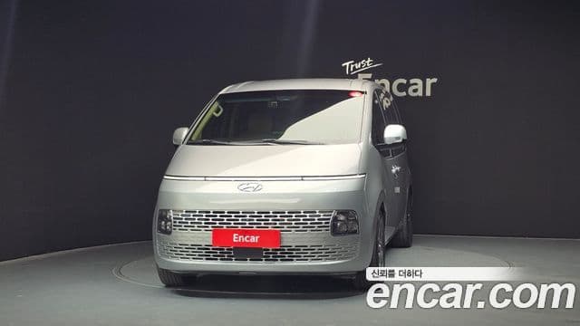 Hyundai Staria Modern, 2023 3