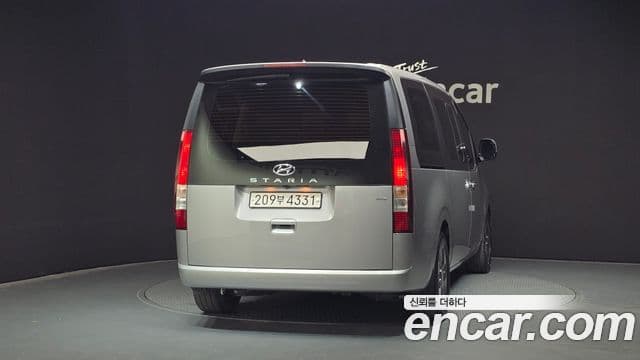 Hyundai Staria Modern, 2023 4