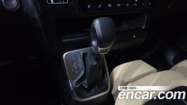 Hyundai Staria Modern, 2023 9