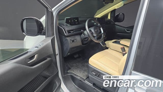 Hyundai Staria Modern, 2023 10