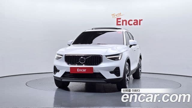 Volvo XC40 B4 Ultra Bright, 2024 3