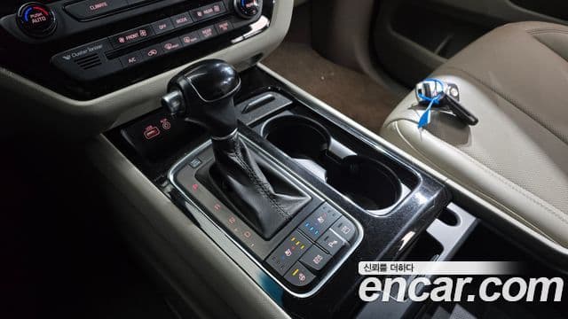 Kia All New Carnival Noblesse, 2015 9