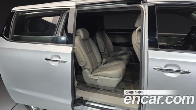 Kia All New Carnival Noblesse, 2015 12