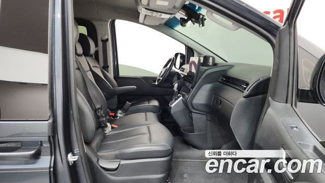 Hyundai Staria Modern, 2024 11