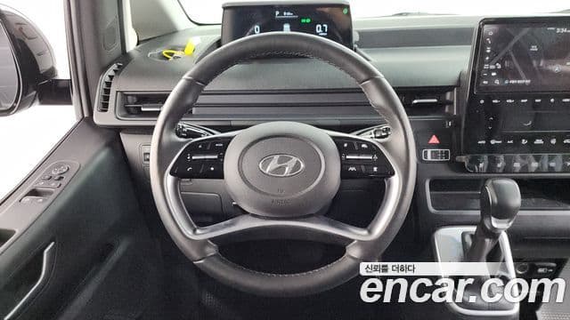 Hyundai Staria Modern, 2024 13