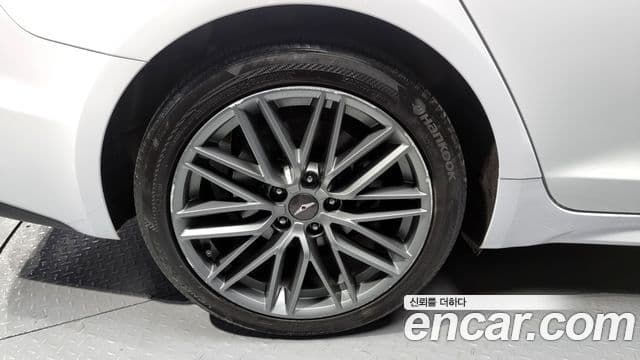 Genesis G70 Supreme, 2018 все фото