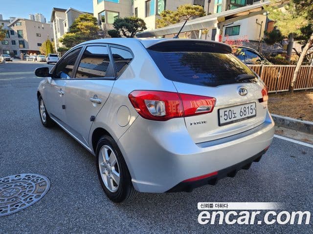 Kia Forte хэтчбек 1.6 GDI Deluxe, 2011 все фото