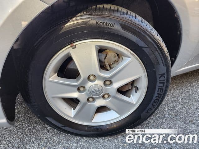 Kia Forte хэтчбек 1.6 GDI Deluxe, 2011 8