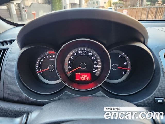 Kia Forte хэтчбек 1.6 GDI Deluxe, 2011 16