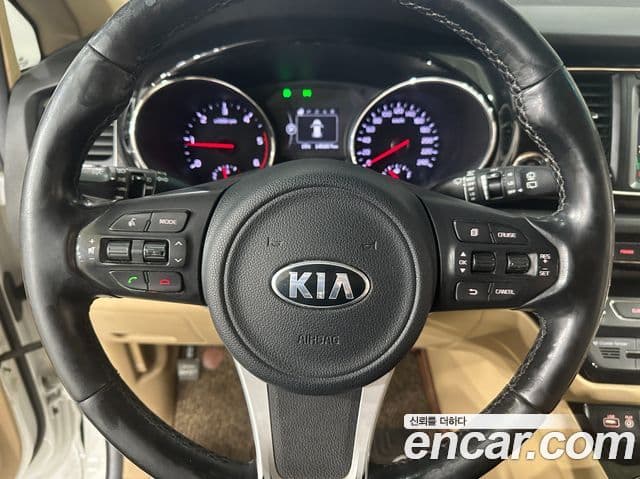 Kia All New Carnival Noblesse, 2016 11