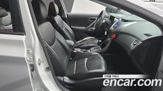 Hyundai Avante MD Style, 2013 10