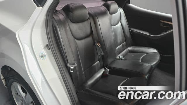 Hyundai Avante MD Style, 2013 12