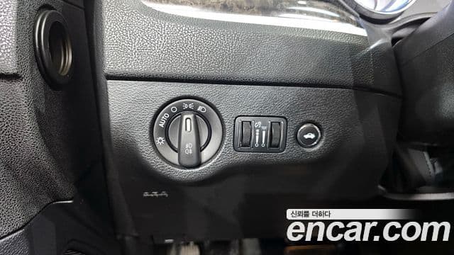 크라이슬러 The / новый New 300C, 2012 19