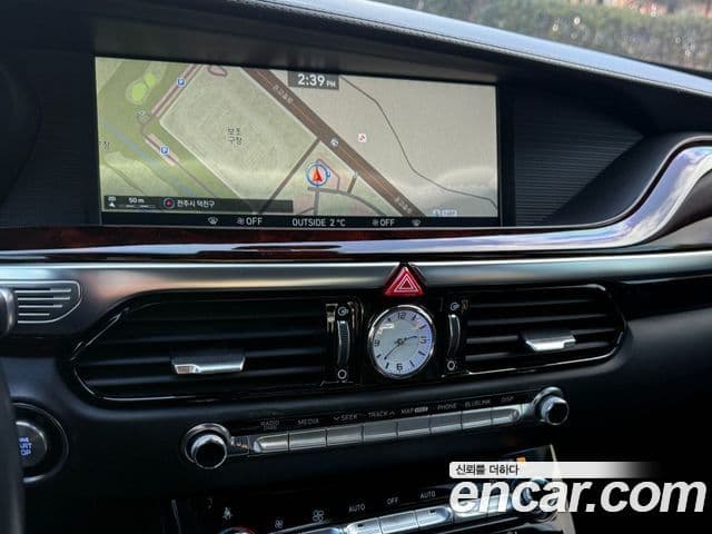 Genesis EQ900 Prestige, 2016 8